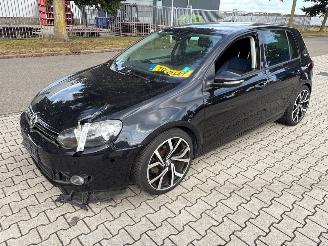 Voiture accidenté Volkswagen Golf 1.2 TSI Hatchback  Benzine 1.197cc 63kW (86pk) FWD 2010-05/2012-11  CBZA 2010/1