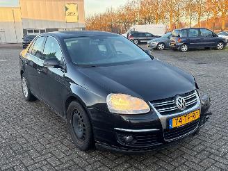 Volkswagen Jetta 1.6 FSI 16V Sedan 4Dr Benzine 1.598cc 85kW (116pk) FWD 2005-09/2008-06 (1K2) BLF; EURO4 2006/8