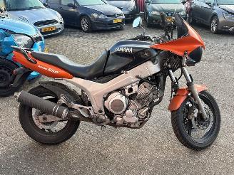 damaged motor cycles Yamaha  Yamaha tour 1997/11