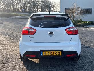 Kia Rio 1.2 CVVT 16V Hatchback  Benzine 1.248cc 63kW (86pk) FWD 2011-09/2017-12 (UBA5P3; UBA5P4; UBA5P7; UBA5P8; UBF5P3; UBF5P4; UBF5P7; UBF5P8) G4LA5 picture 13