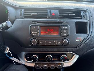 Kia Rio 1.2 CVVT 16V Hatchback  Benzine 1.248cc 63kW (86pk) FWD 2011-09/2017-12 (UBA5P3; UBA5P4; UBA5P7; UBA5P8; UBF5P3; UBF5P4; UBF5P7; UBF5P8) G4LA5 picture 31