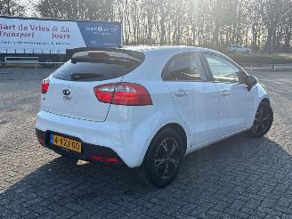 Kia Rio 1.2 CVVT 16V Hatchback  Benzine 1.248cc 63kW (86pk) FWD 2011-09/2017-12 (UBA5P3; UBA5P4; UBA5P7; UBA5P8; UBF5P3; UBF5P4; UBF5P7; UBF5P8) G4LA5 picture 15