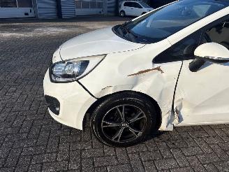 Kia Rio 1.2 CVVT 16V Hatchback  Benzine 1.248cc 63kW (86pk) FWD 2011-09/2017-12 (UBA5P3; UBA5P4; UBA5P7; UBA5P8; UBF5P3; UBF5P4; UBF5P7; UBF5P8) G4LA5 picture 9