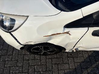 Kia Rio 1.2 CVVT 16V Hatchback  Benzine 1.248cc 63kW (86pk) FWD 2011-09/2017-12 (UBA5P3; UBA5P4; UBA5P7; UBA5P8; UBF5P3; UBF5P4; UBF5P7; UBF5P8) G4LA5 picture 17