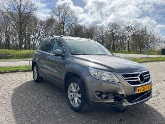 uszkodzony samochody osobowe Volkswagen Tiguan 1.4 TSI 16V SUV  Benzine 1.390cc 110kW (150pk) FWD 2008-03/2011-05 (5N1) CAVA 2011/5