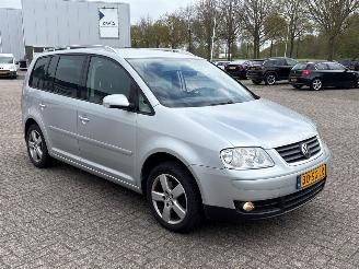 Avarii autoturisme Volkswagen Touran 2.0 FSI 16V MPV  Benzine 1.984cc 110kW (150pk) FWD 2004-05/2005-11 (1T1) BLX 2006/5