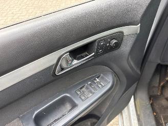 Volkswagen Touran 2.0 FSI 16V MPV  Benzine 1.984cc 110kW (150pk) FWD 2004-05/2005-11 (1T1) BLX picture 16