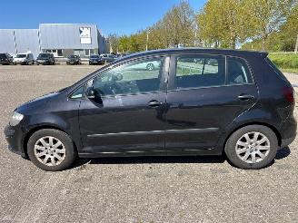 Volkswagen Golf 1.6 FSI 16V MPV  Benzine 1.598cc 85kW (116pk) FWD 2004-12/2008-05 (5M1) BLF; EURO4 picture 4