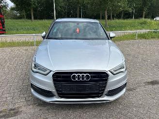 Unfallwagen Audi A3 1.4 TFSI ACT 16V Hatchback 4Dr Benzine 1.395cc 103kW (140pk) FWD 2013-03/2014-04 (8VA; 8VF) CPTA 2014/3