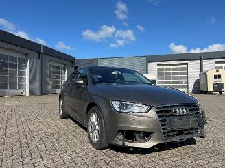 damaged passenger cars Audi A3 1.4 TFSI 16V Hatchback 2Dr Benzine 1.395cc 90kW (122pk) FWD 2012-04/2014-05 (8V1; 8VK) CMBA 2013/5