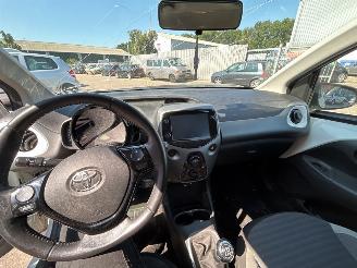 Toyota Aygo 1.0 12V VVT-i Hatchback  Benzine 998cc 53kW (72pk) FWD 2018-03 (KGB40) 1KRFE picture 7