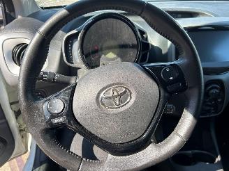 Toyota Aygo 1.0 12V VVT-i Hatchback  Benzine 998cc 53kW (72pk) FWD 2018-03 (KGB40) 1KRFE picture 8
