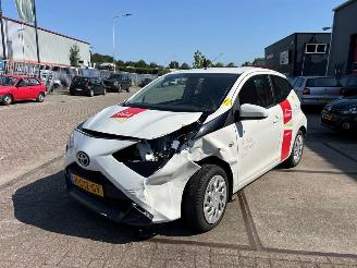 Toyota Aygo 1.0 12V VVT-i Hatchback  Benzine 998cc 53kW (72pk) FWD 2018-03 (KGB40) 1KRFE picture 2