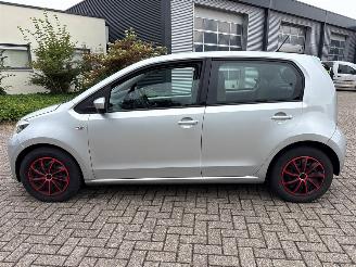 Volkswagen Up! 1.0 12V 60 Hatchback  Benzine 999cc 44kW (60pk) FWD 2011-08/2020-08  CHYA picture 5