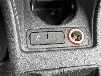 Volkswagen Up! 1.0 12V 60 Hatchback  Benzine 999cc 44kW (60pk) FWD 2011-08/2020-08  CHYA picture 14
