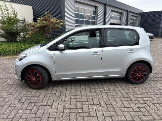 Volkswagen Up! 1.0 12V 60 Hatchback  Benzine 999cc 44kW (60pk) FWD 2011-08/2020-08  CHYA picture 2