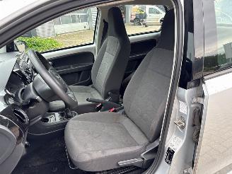 Volkswagen Up! 1.0 12V 60 Hatchback  Benzine 999cc 44kW (60pk) FWD 2011-08/2020-08  CHYA picture 13