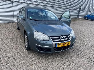 Volkswagen Jetta 1.6 Sedan 4Dr Benzine 1.595cc 75kW (102pk) FWD picture 3