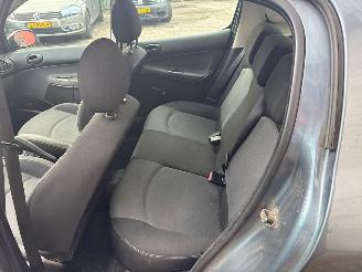 Peugeot 206 1.4 XR,XS,XT,Gentry Hatchback  Benzine 1.360cc 55kW (75pk) FWD 2005-04/2012-12 (2CKFW; 2AKFW) TU3A; KFW picture 11
