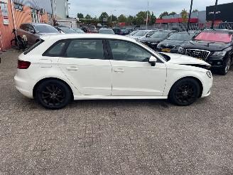 Audi A3 1.6 TDI Ultra 16V Hatchback 4Dr Diesel 1.598cc 81kW (110pk) FWD 2013-09/2015-04 (8VA; 8VF) CRKB picture 3