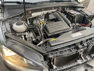 Volkswagen Golf  picture 17