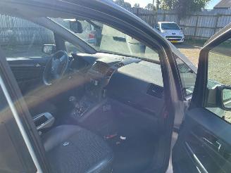 Opel Zafira 1.9 CDTI MPV  Diesel 1.910cc 88kW (120pk) RWD 2005-07/2015-04 (M75) Z19DT; EURO4 picture 14
