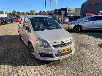 Opel Zafira 1.9 CDTI MPV  Diesel 1.910cc 88kW (120pk) RWD 2005-07/2015-04 (M75) Z19DT; EURO4 picture 11