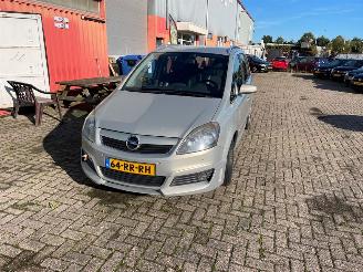 Opel Zafira 1.9 CDTI MPV  Diesel 1.910cc 88kW (120pk) RWD 2005-07/2015-04 (M75) Z19DT; EURO4 picture 4