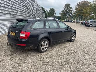 Skoda Octavia 1.6 TDI Greenline 16V Combi/o 4Dr Diesel 1.598cc 81kW (110pk) FWD 2013-05/2020-07  CRKB picture 17