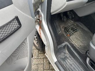 Volkswagen Transporter 2.0 TDI DRF Bestel  Diesel 1.968cc 62kW (84pk) FWD 2009-09/2015-08 (7E; 7F; 7H) CAAA picture 19