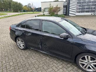 Volkswagen Jetta 1.2 TSI Sedan 4Dr Benzine 1.197cc 77kW (105pk) FWD 2010-10/2017-12  CBZB picture 4