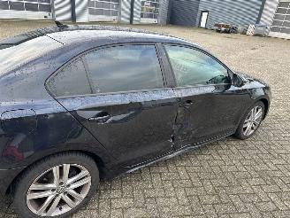 Volkswagen Jetta 1.2 TSI Sedan 4Dr Benzine 1.197cc 77kW (105pk) FWD 2010-10/2017-12  CBZB picture 5