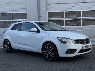 Kia Cee d Pro Cee\'d 1.4 CVVT Seven picture 3