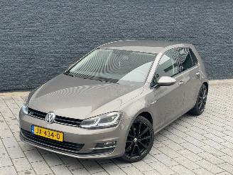 uszkodzony samochody osobowe Volkswagen Golf 1.0 TSI Connected Series 2016/7