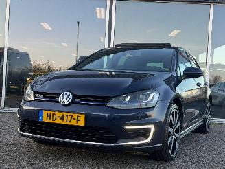 Schadeauto Volkswagen Golf 1.4 TSI GTE PANO 2015/10