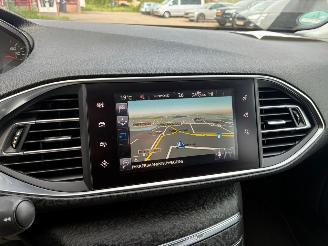 Peugeot 308 1.6 BlueHDI Blue Lease Pack picture 7