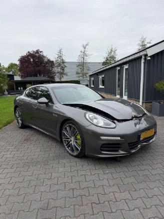 škoda osobní automobily Porsche Panamera 3.0 S E-Hybrid 2014/1