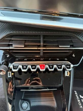 Peugeot e-208 EV GT 350 3000KM !! picture 17
