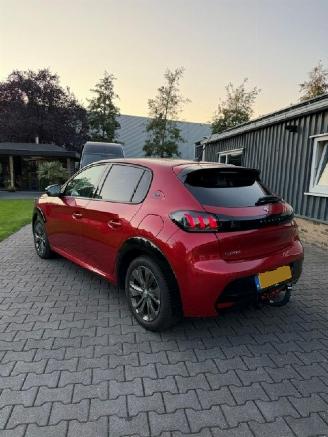 Vaurioauto  passenger cars Peugeot e-208 EV GT 350 3000KM !! 2022/12