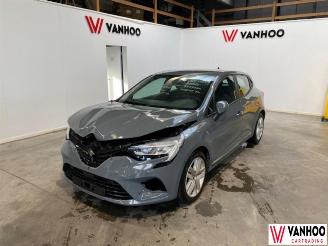 Vaurioauto  passenger cars Renault Clio  2020/1
