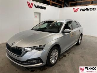 Vaurioauto  passenger cars Skoda Octavia  2022/6