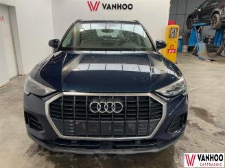 Audi Q3  picture 3
