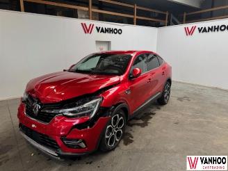 Damaged car Renault Arkana  2023/5