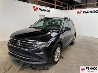 Voiture accidenté Volkswagen Tiguan  2023/9