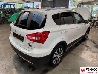Suzuki SX4 S-CROSS picture 12