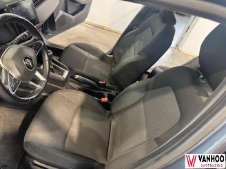 Renault Clio  picture 13