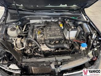 Volkswagen Golf  picture 9