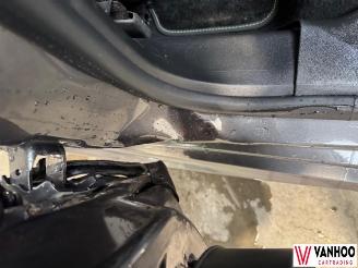 Peugeot 208  picture 7