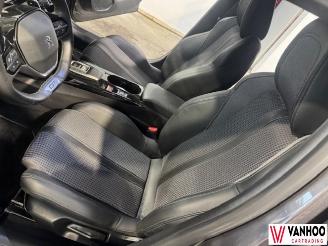 Peugeot 208  picture 14