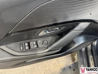 Peugeot 208  picture 20